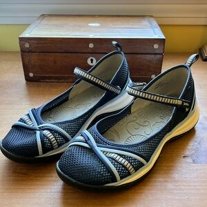 Jambu Navy Mary Jane Sport Shoes Sz 9